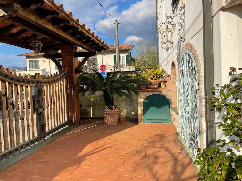 Raffinato Bilocale A Lido Di Camaiore Vicino Al Mare Экстерьер фото