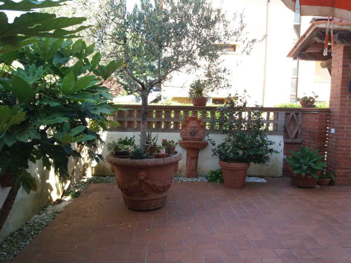 Raffinato Bilocale A Lido Di Camaiore Vicino Al Mare Экстерьер фото